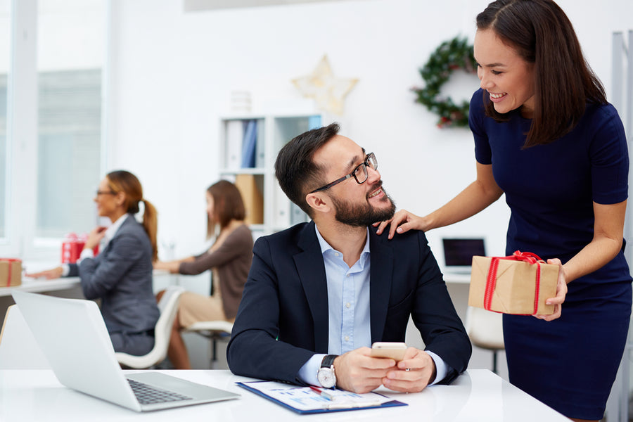 Finding the Ideal Confluence Between Professional and Personal Gift-Giving Practises in the Workplace