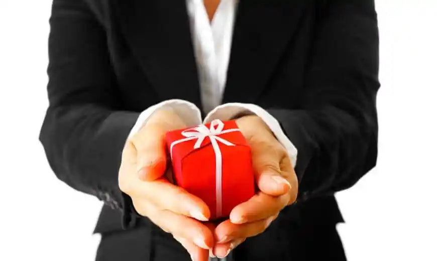 The Role of Corporate Gifts in Employee Recognition Programs