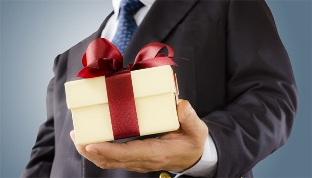 The Role of Corporate Gifts in Employee Recognition Programs