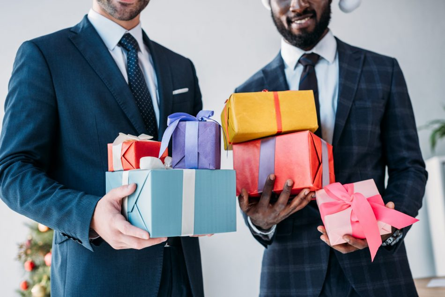 The Benefits of Customized Corporate Gifts for Businesses