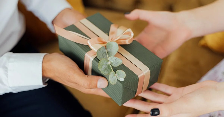 The Role of Corporate Gifts in Fostering a Positive Work Environment