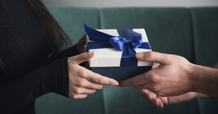 The Benefits of Corporate Gifts for Employee Morale