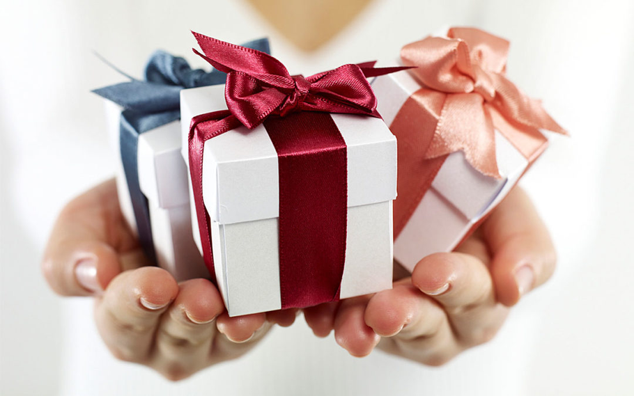 The Role of Corporate Gifts in Rewarding Hard Work