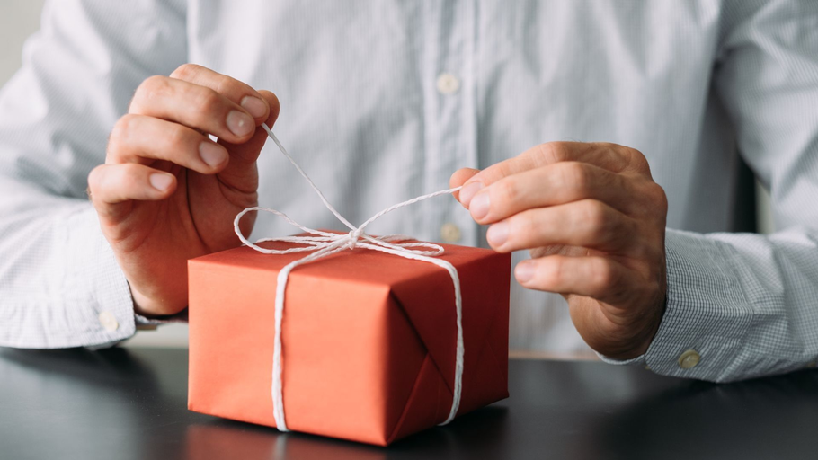 The Role of Corporate Gifts in Employee Onboarding