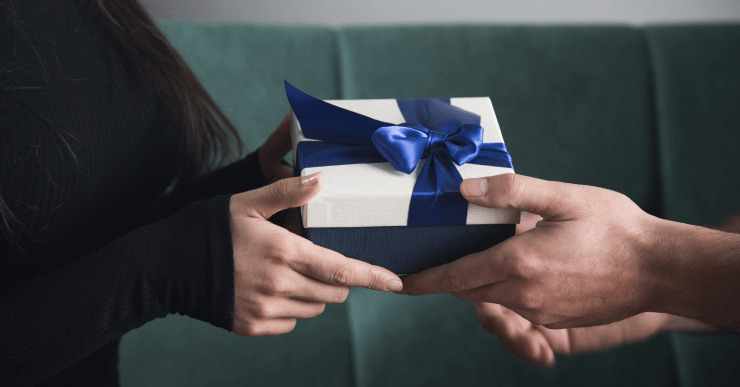 Maximizing the Impact of Corporate Gifting on Employee Morale